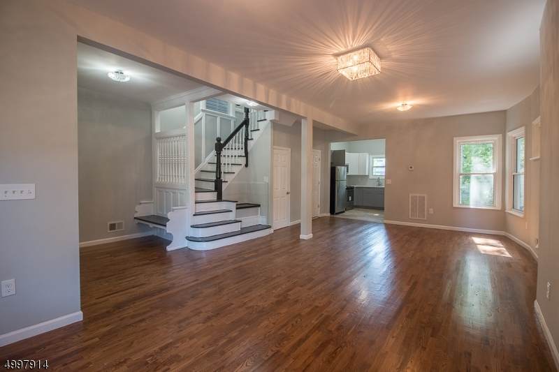 188 Seymour Ave - Photo 1