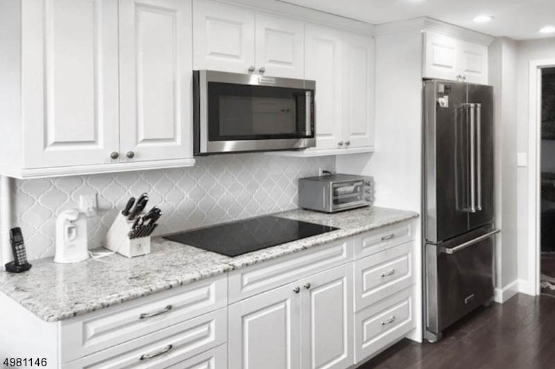 2 Claridge Dr 1De - Photo 1