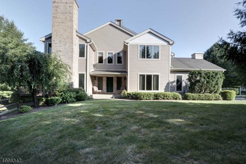 21 Louis Dr - Photo 1