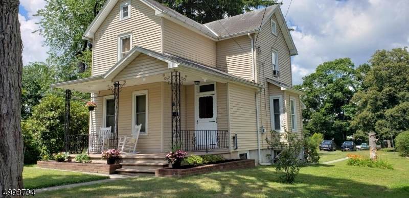 38 Beethoven Ave - Photo 1