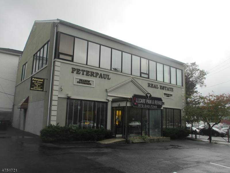 572 Market St - Photo 1