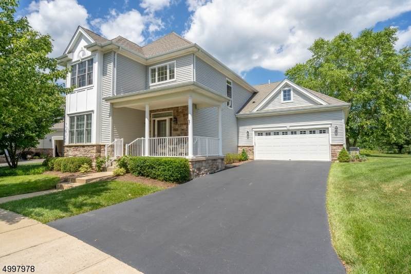 25 Falcon Way - Photo 1