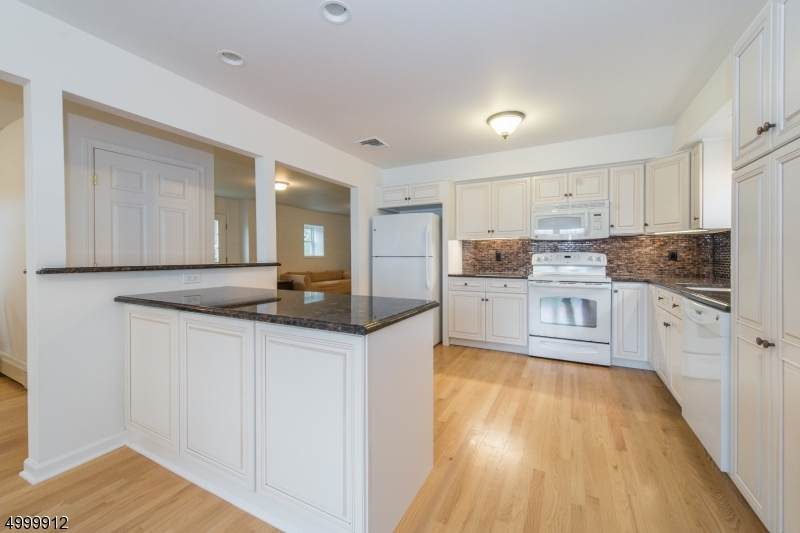 305 Kingsland Rd - Photo 1