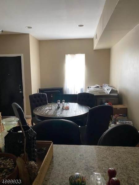 389 Halsey St - Photo 1