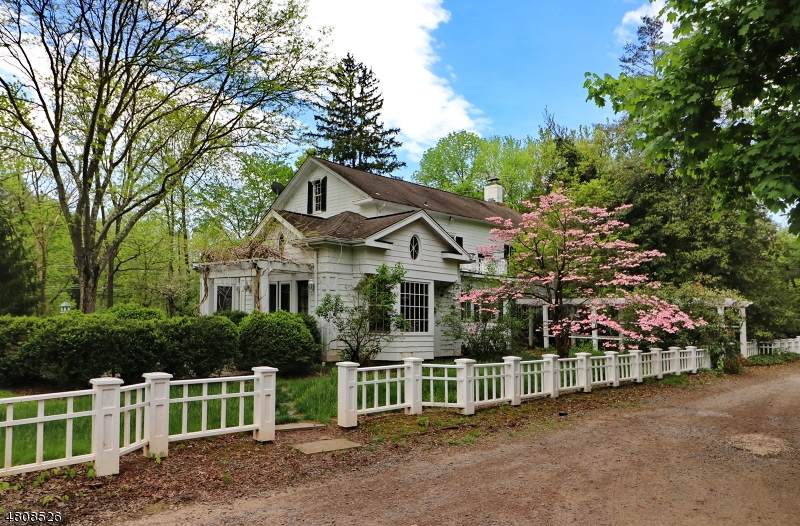 490 S Maple Ave - Photo 1