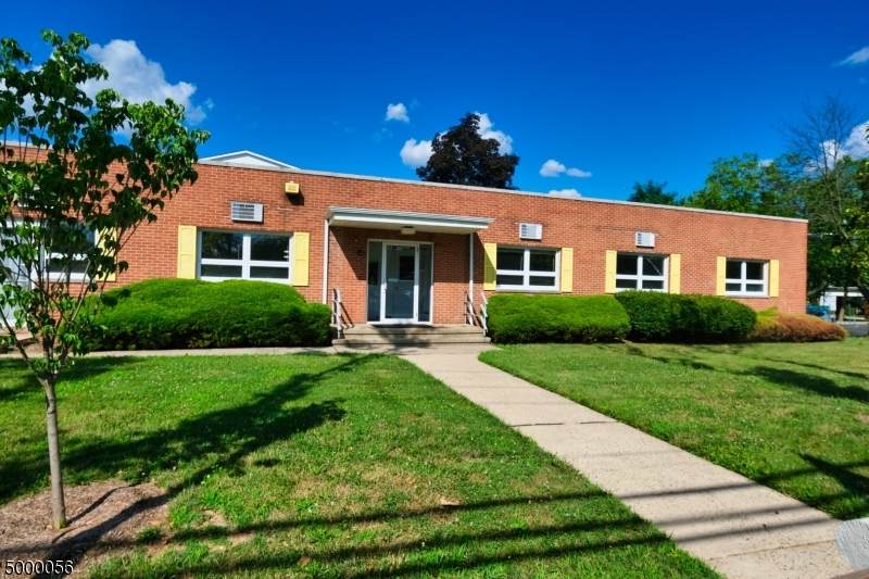 996 Washington Ave - Photo 1