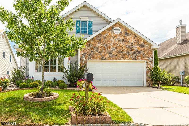 37 Westminster Dr - Photo 1