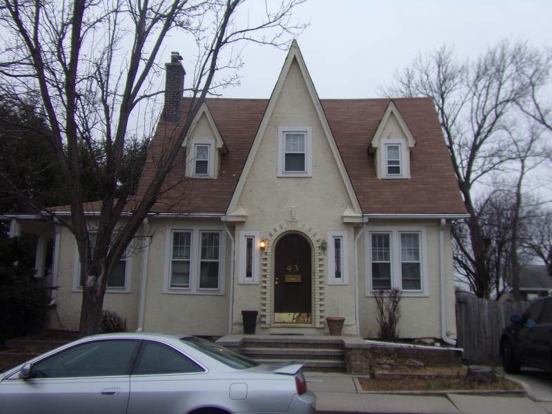 43 Cleremont Ave - Photo 1