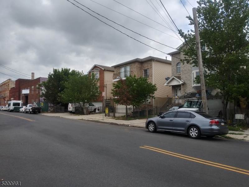178 Emmet St - Photo 1