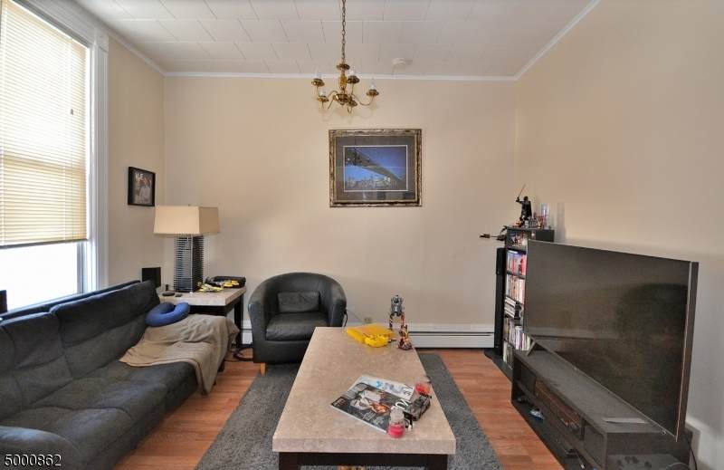 513 19TH ST - Photo 1