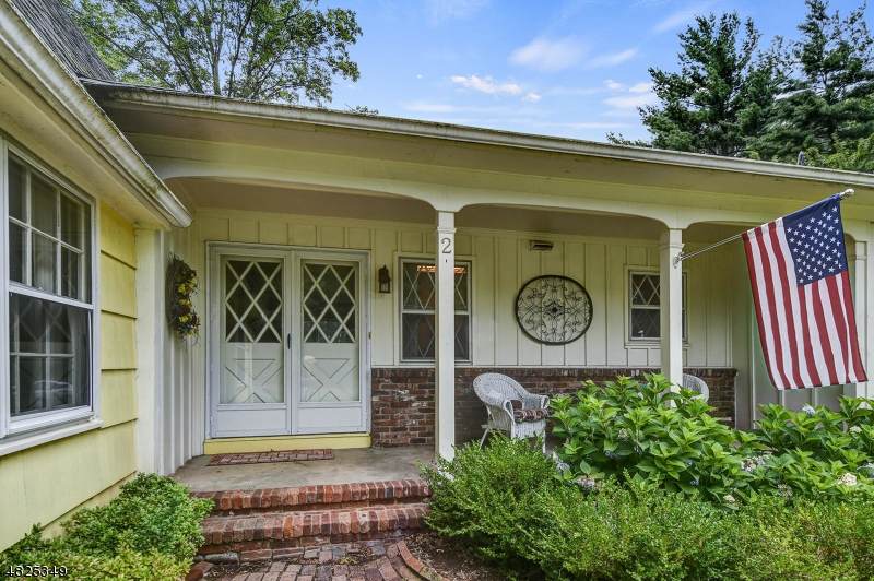 2 Merritt Ln - Photo 1
