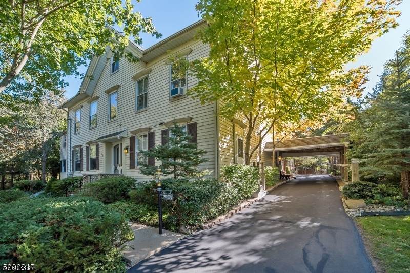 135 Main St - Photo 1