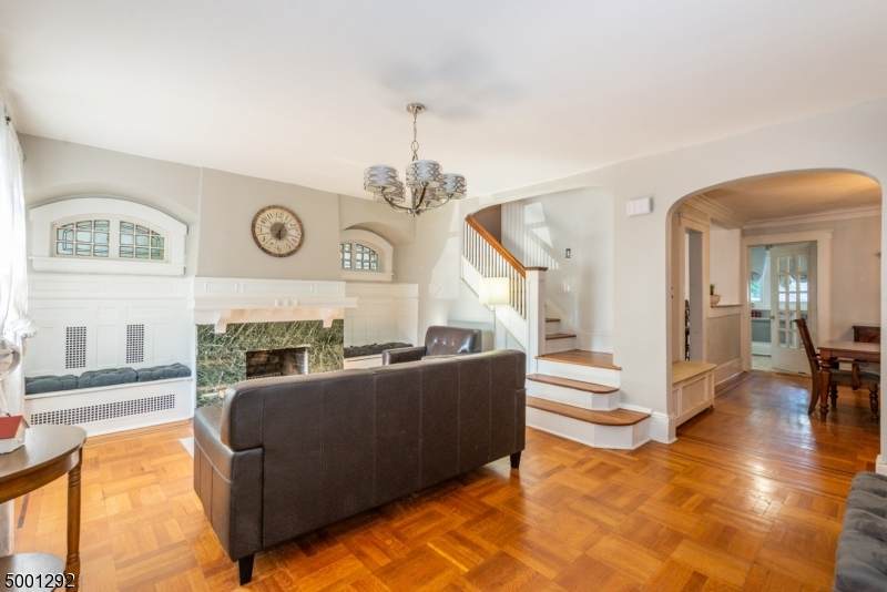351 E 38Th St - Photo 1