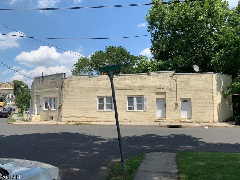 210 Baltimore Ave - Photo 1