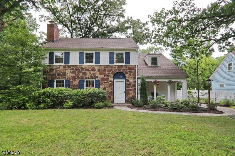 1740 Watchung Ave - Photo 1