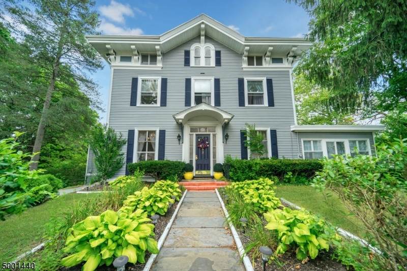 27 Trinity St - Photo 1