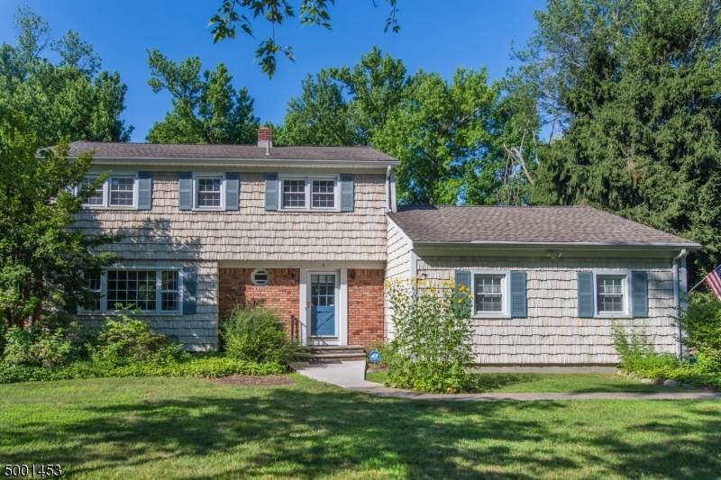 5 Phillips Ln - Photo 1
