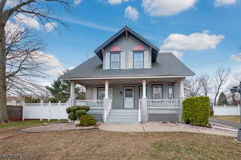 720 William St - Photo 1