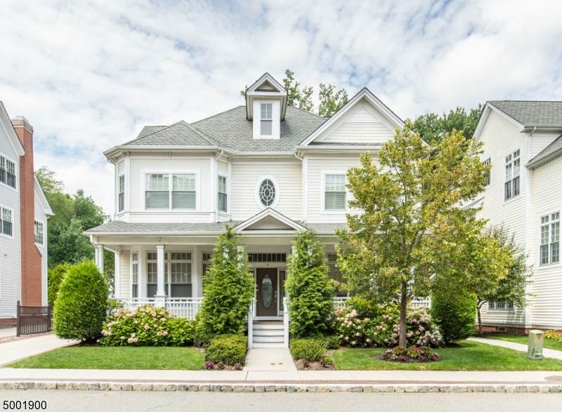9 Carillon Cir - Photo 1