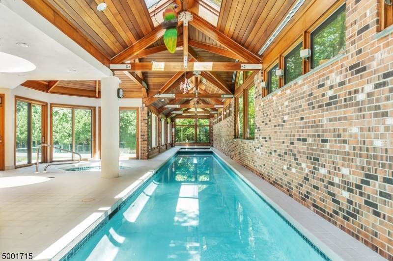 7 Quaker Ridge Rd - Photo 1