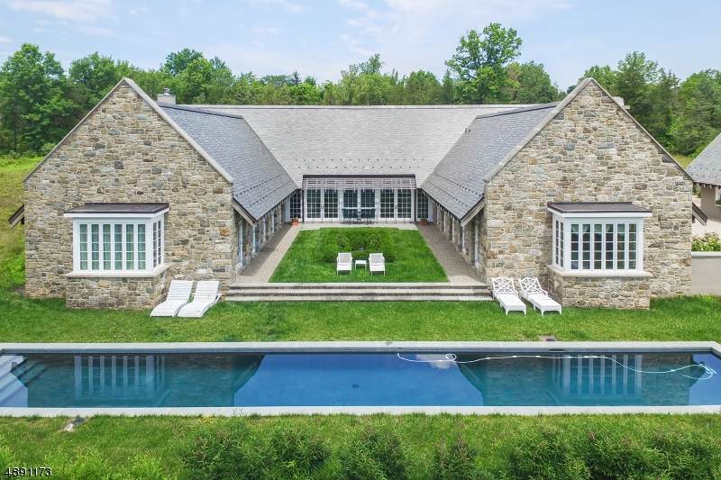 145 Old Farm Rd - Photo 1