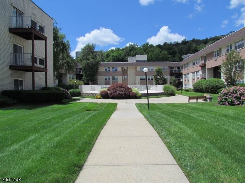 1111 River Rd - Photo 1