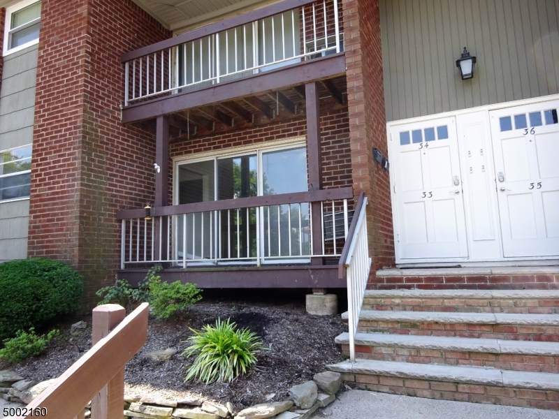 18 Deanna Dr Apt 33 - Photo 1