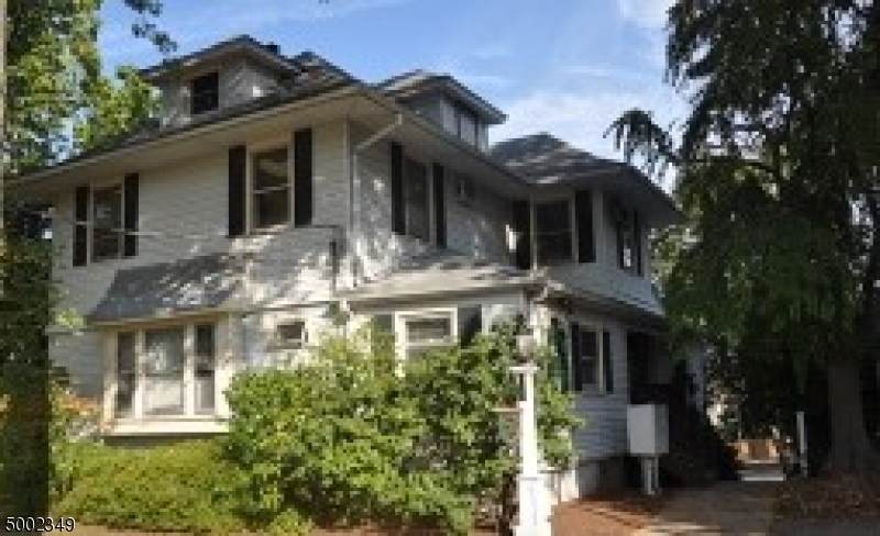 21 Grove Ave - Photo 1