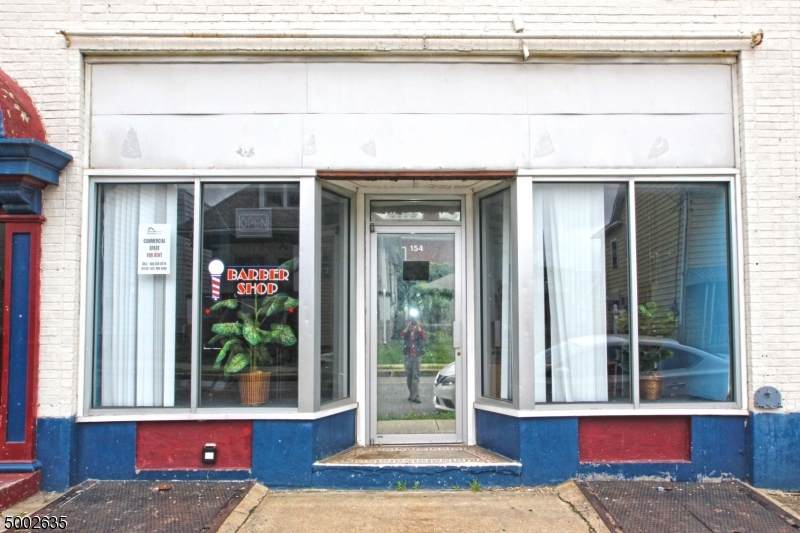 154 Hudson St (Barber Shop) - Photo 1