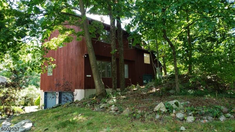 32 Carriage Ln - Photo 1