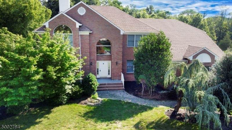 9 Pinewood Ln - Photo 1
