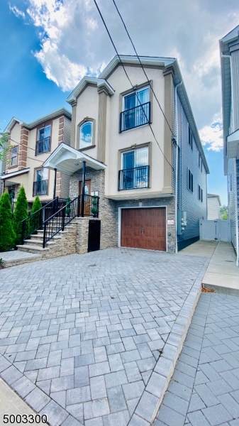 54 Delaware St - Photo 1