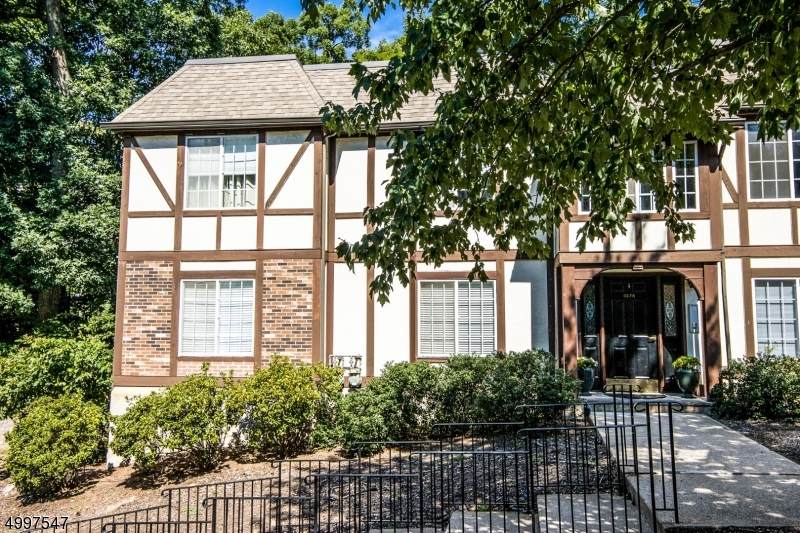 113 Village Dr - Photo 1