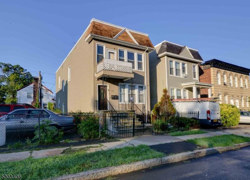 113 Tremont Ave - Photo 1