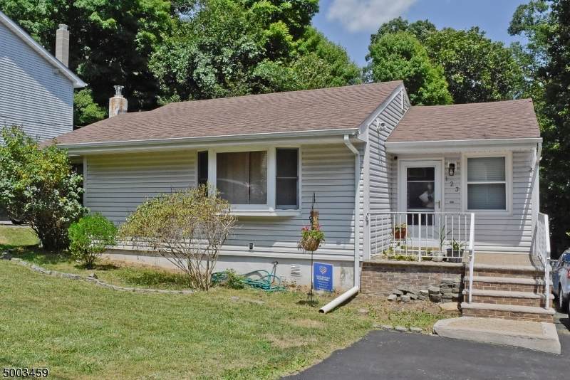 123 Omaha Ave - Photo 1