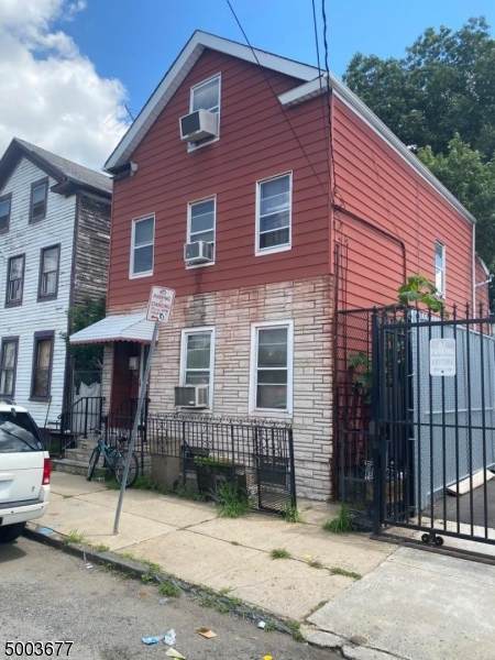 460 Mulberry St - Photo 1