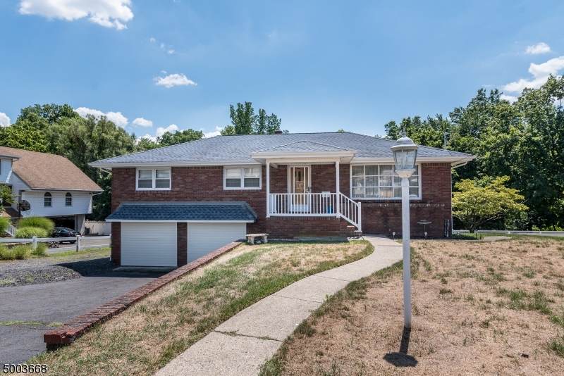 74 Walray Ave - Photo 1
