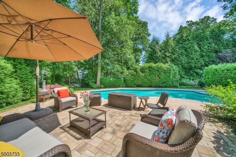 1 Sheridan Dr - Photo 1