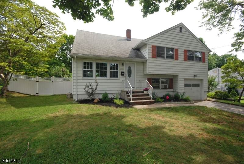 200 Columbia Ave - Photo 1