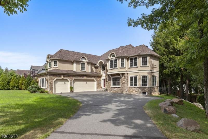 99 Laurel Ave - Photo 1