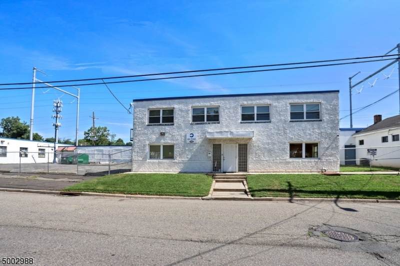 145 E Highland Pkwy - Photo 1