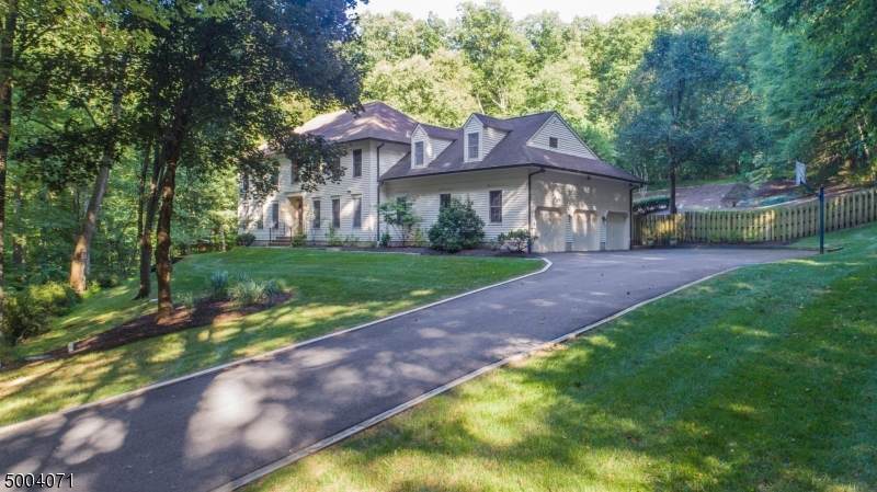 28 Chester Woods Dr - Photo 1