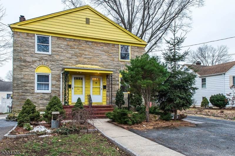41 Amboy Ave - Photo 1