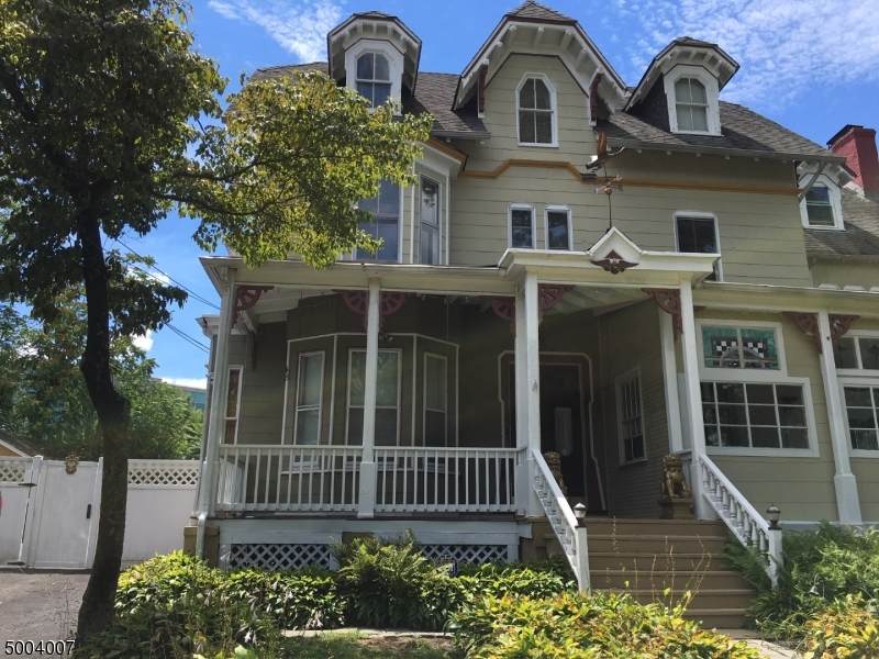 48 Kent Place Blvd - Photo 1