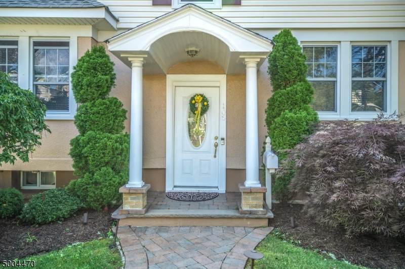 106 Madison St - Photo 1