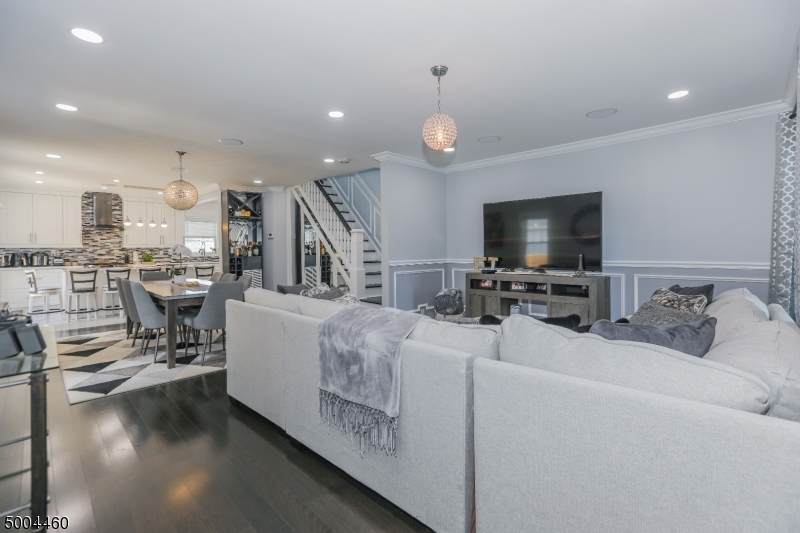 17 Madison Ave - Photo 1