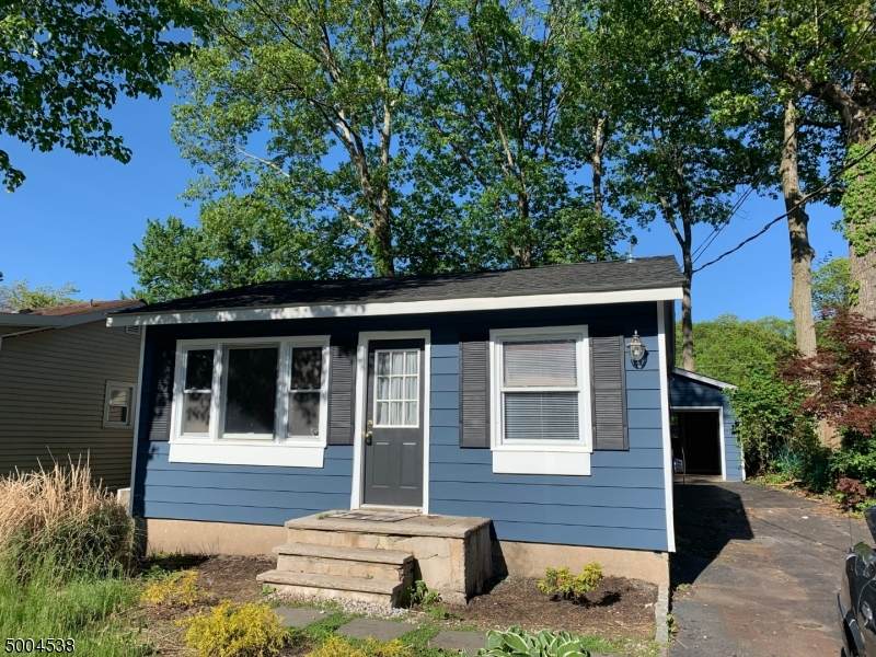 211 Windsor Ave - Photo 1