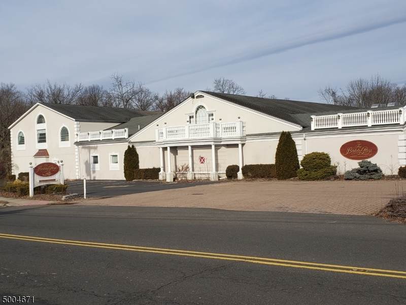 735 Springfield Ave - Photo 1