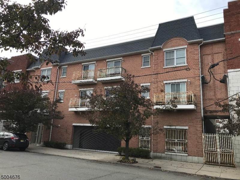 25 Freeman St 2D - Photo 1