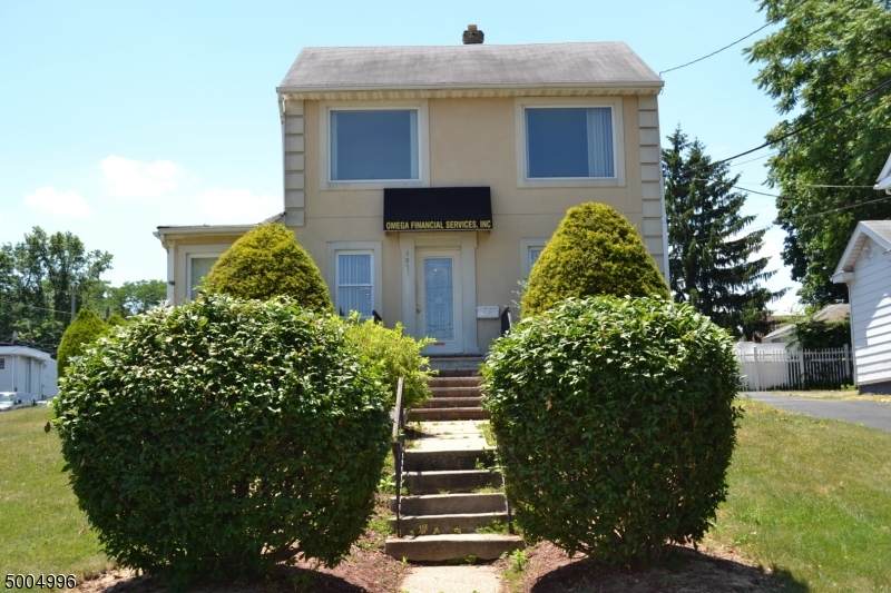 1872 Morris Ave - Photo 1